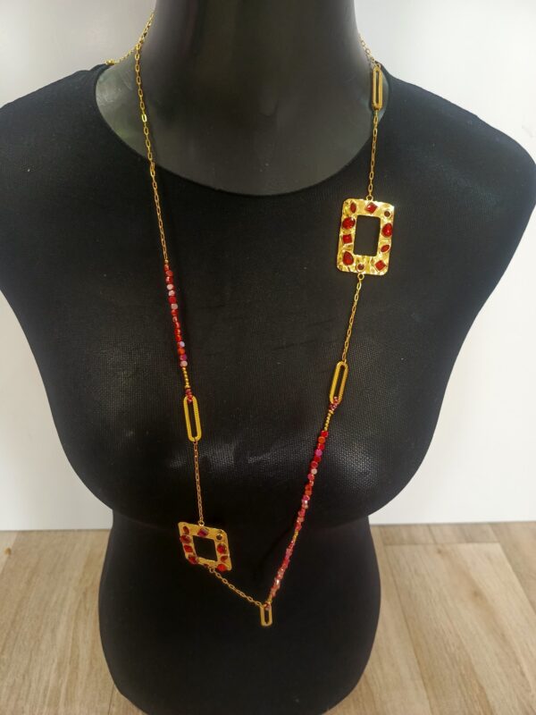 Collar Cuadro Rojo